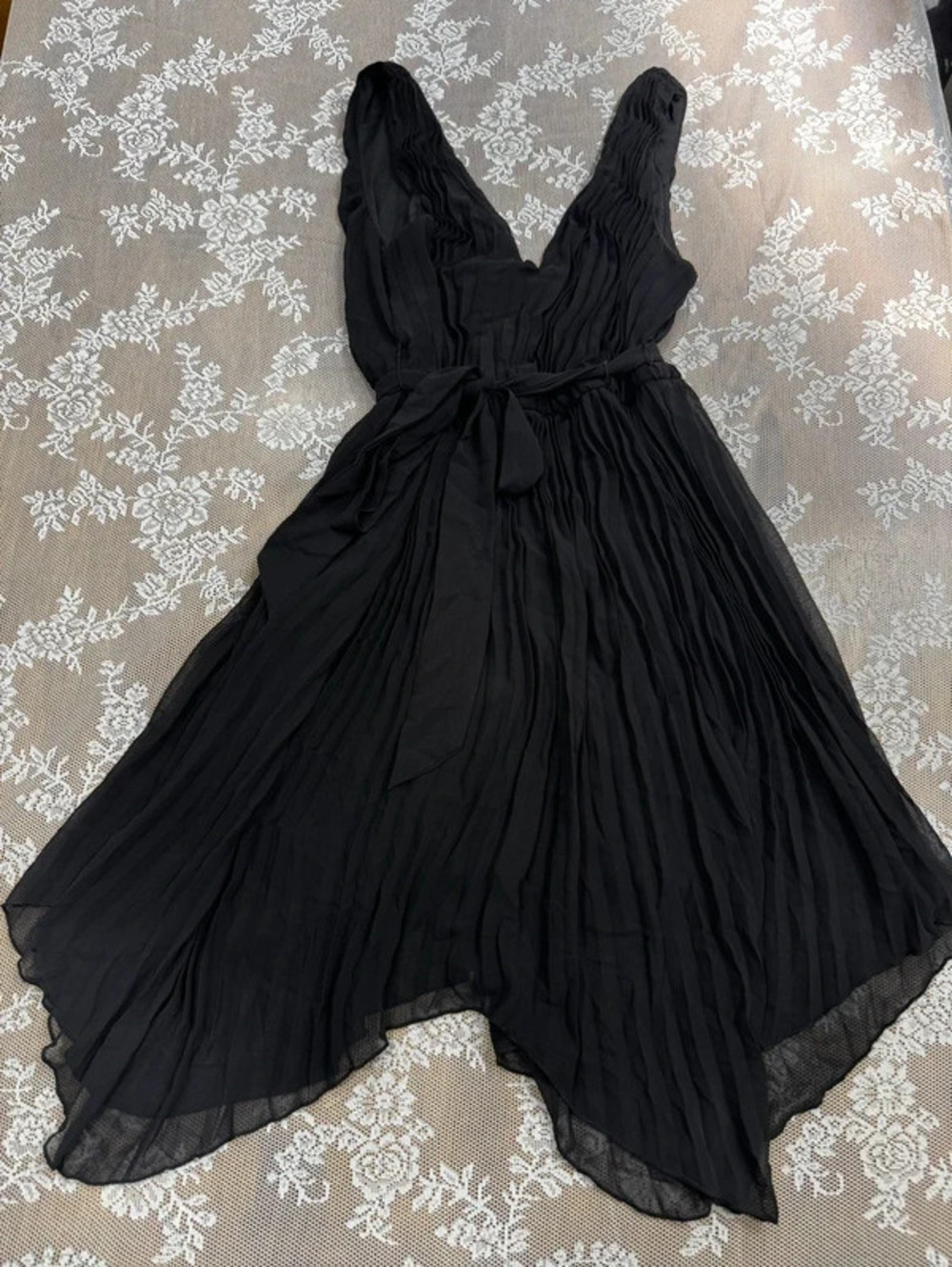 beautiful black v neck dress